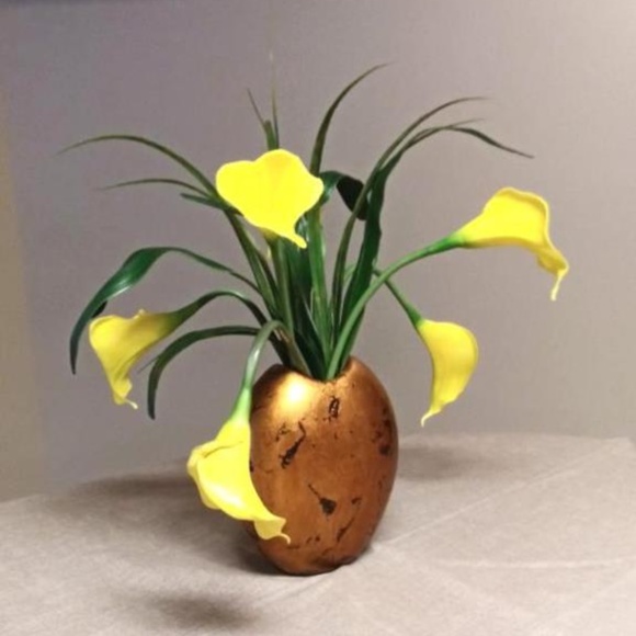 Yellow Calla Lily & Grass Only - Picture 2 of 3